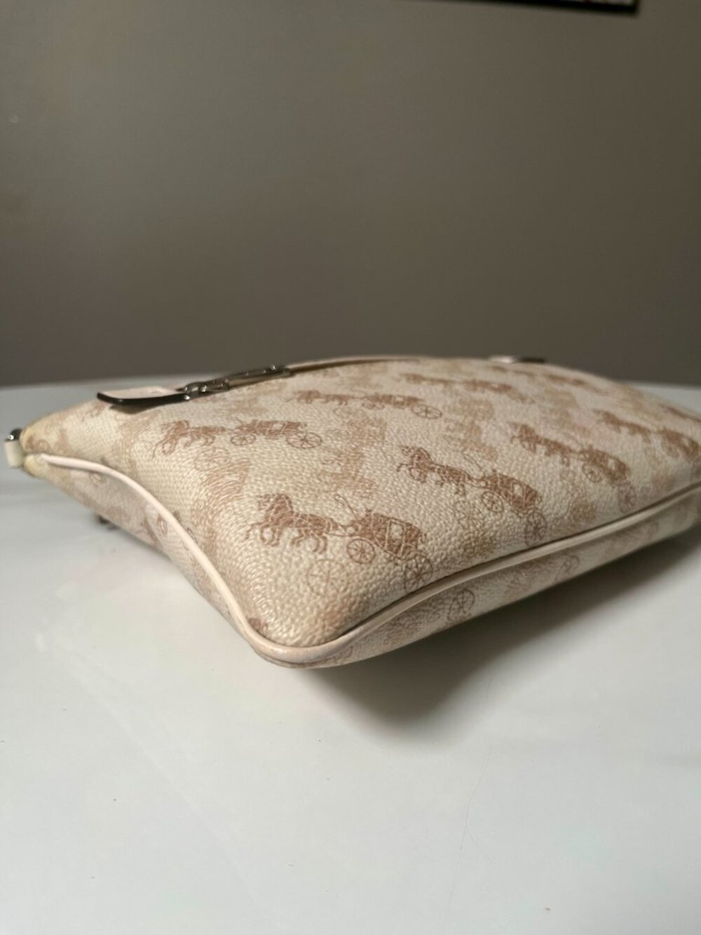 Coach Gallery Pouch Horse & Carriage Print Cream Wristlet - Picture 8 of 12